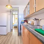 Large Group - Walk To Beach, By Timecooler Apartmán *