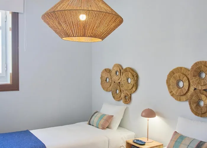 Large Group - Walk To Beach, By Timecooler *