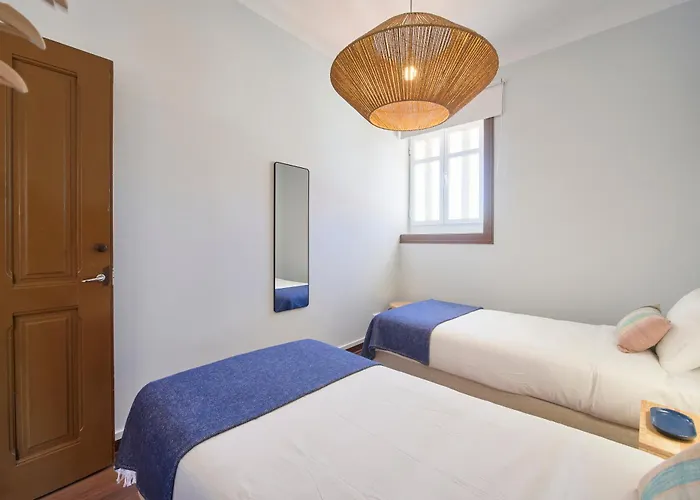 Large Group - Walk To Beach, By Timecooler Apartmán