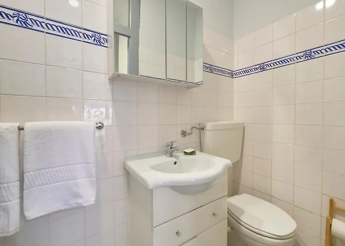 Large Group - Walk To Beach, By Timecooler *