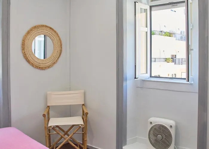 Large Group - Walk To Beach, By Timecooler *