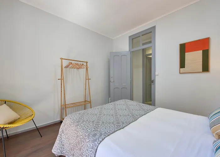 Large Group - Walk To Beach, By Timecooler