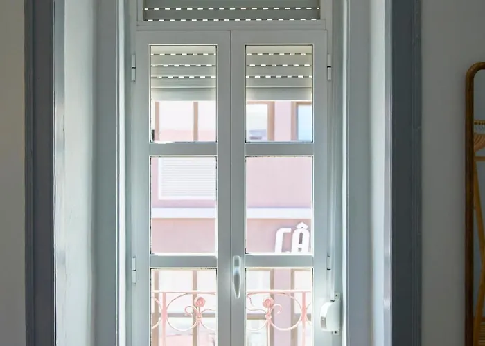 Large Group - Walk To Beach, By Timecooler Apartmán Setúbal