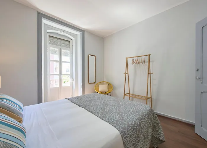 Large Group - Walk To Beach, By Timecooler Apartmán Setúbal