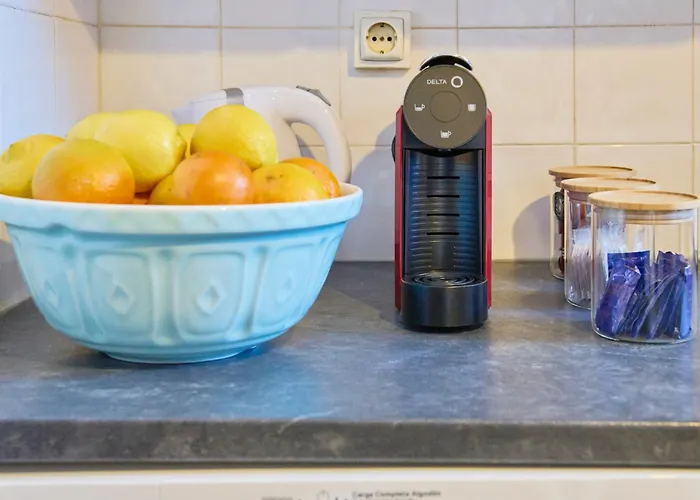 Large Group - Walk To Beach, By Timecooler