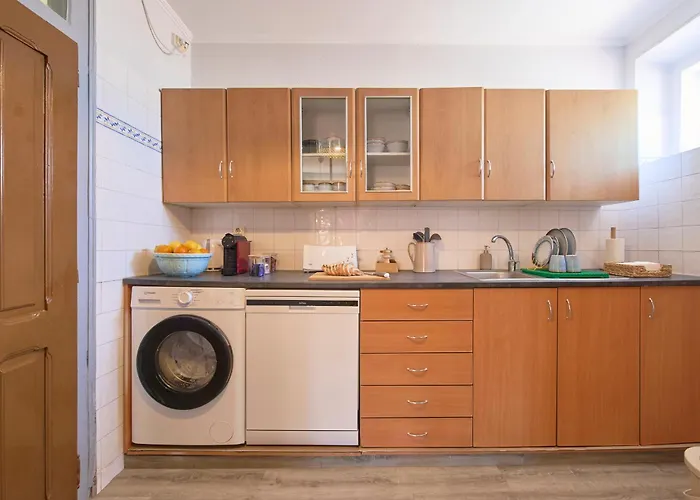 Large Group - Walk To Beach, By Timecooler *