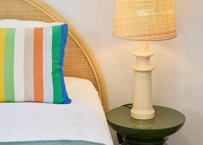 Large Group - Walk To Beach, By Timecooler * Setúbal