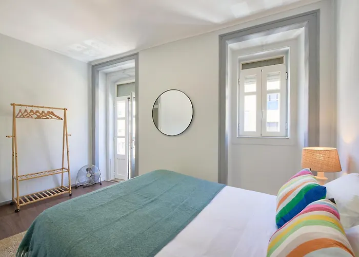 Large Group - Walk To Beach, By Timecooler *