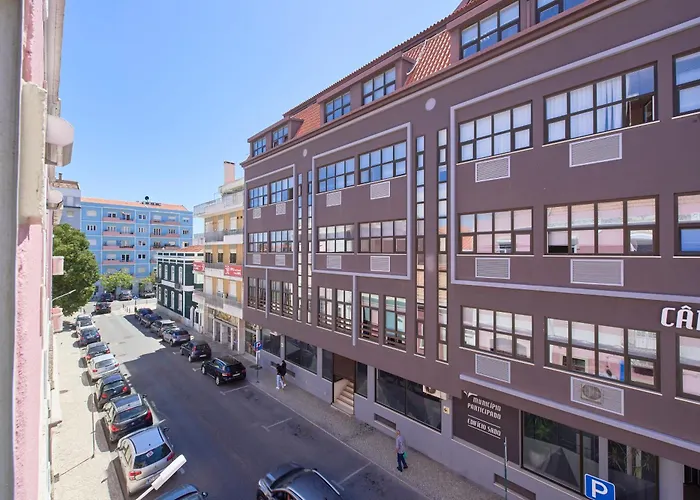 Large Group - Walk To Beach, By Timecooler Setúbal