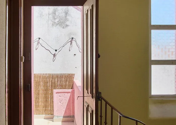 Large Group - Walk To Beach, By Timecooler