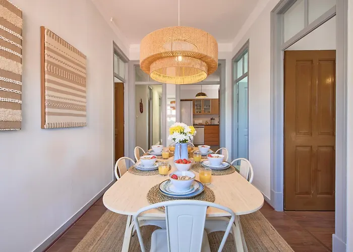 Large Group - Walk To Beach, By Timecooler