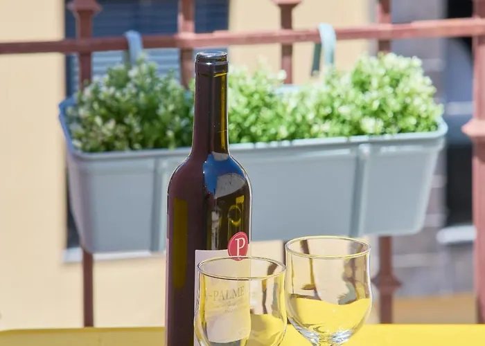 Large Group - Walk To Beach, By Timecooler *