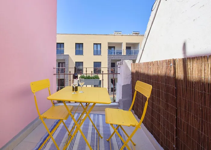 Large Group - Walk To Beach, By Timecooler Apartmán *