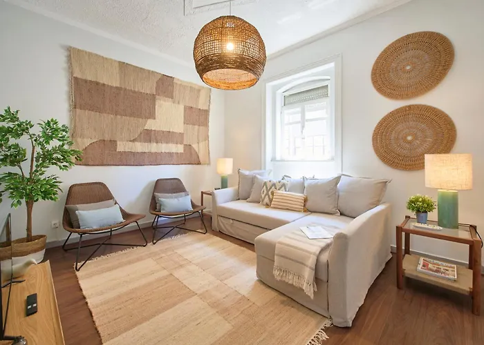 Large Group - Walk To Beach, By Timecooler * Setúbal