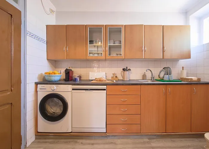 Large Group - Walk To Beach, By Timecooler Apartmán *