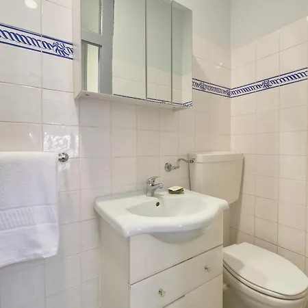 Large Group - Walk To Beach, By Timecooler *