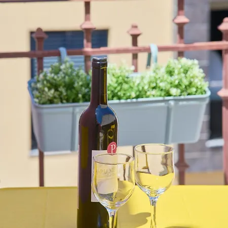 Large Group - Walk To Beach, By Timecooler *