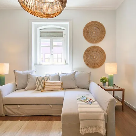 Large Group - Walk To Beach, By Timecooler