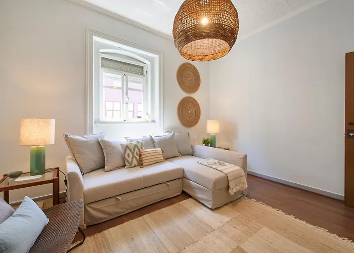 Large Group - Walk To Beach, By Timecooler